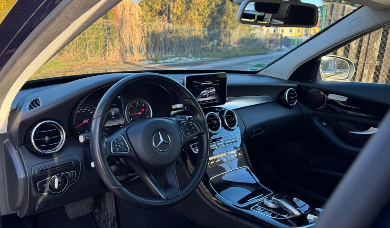 
								2016 Mercedes-Benz C-Class 200 d T 9G-TRONIC Edition full									