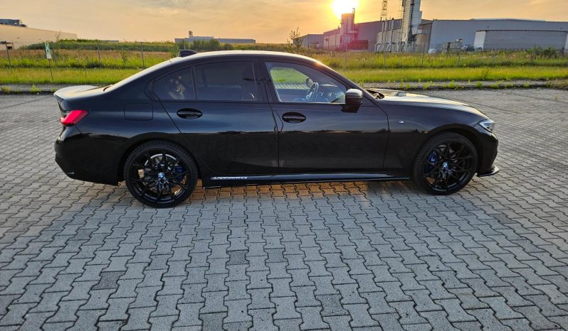 
								2020 BMW G20 330e M Performance full									