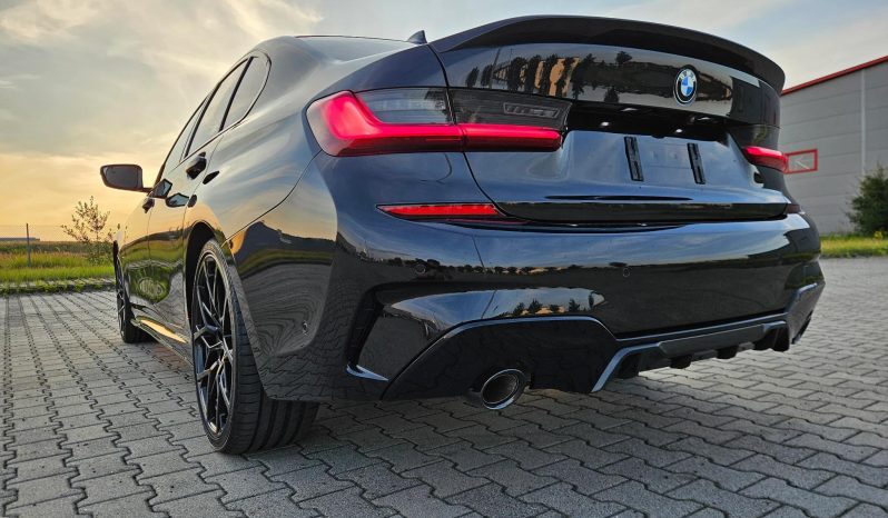 
								2020 BMW G20 330e M Performance full									