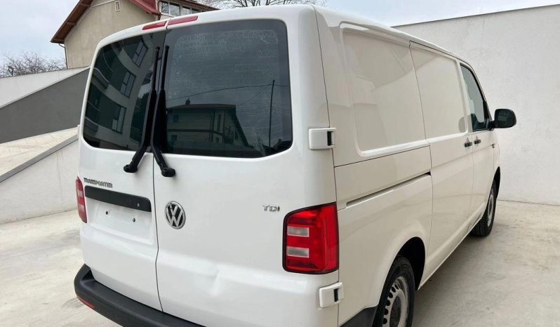 
								2017 Volkswagen Transporter Kombi T6 2.0 TDI full									