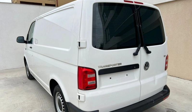 
								2017 Volkswagen Transporter Kombi T6 2.0 TDI full									